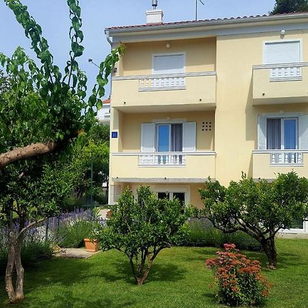 Apartments With A Parking Space Rab - 12383 Banjol Exterior foto