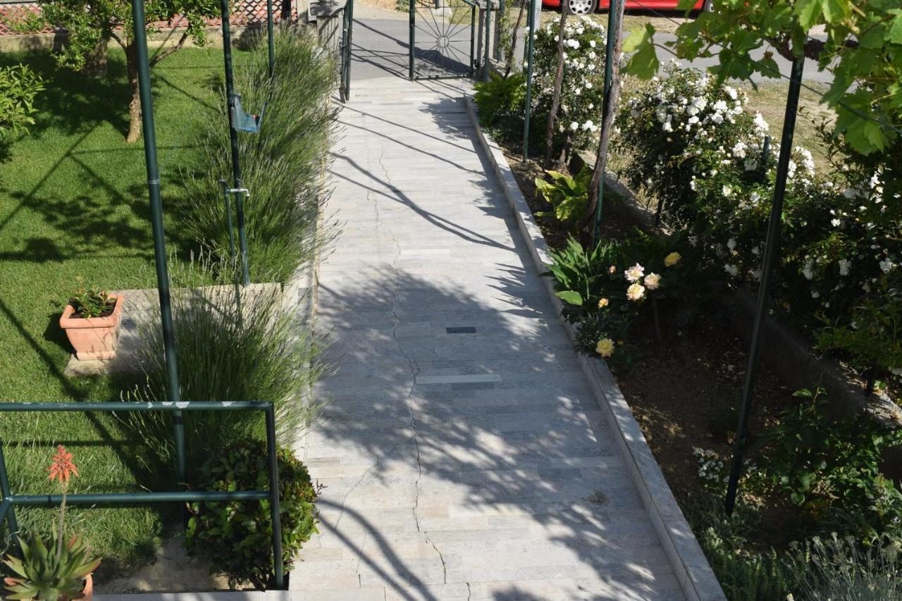 Apartments With A Parking Space Rab - 12383 Banjol Exterior foto