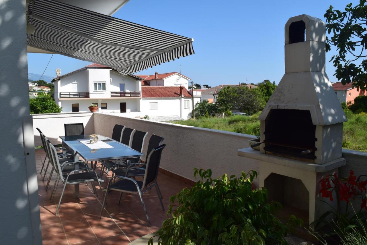 Apartments With A Parking Space Rab - 12383 Banjol Exterior foto